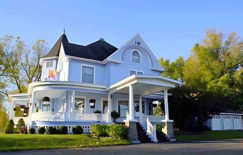 Castle in the Country Bed & Breakfast Inn