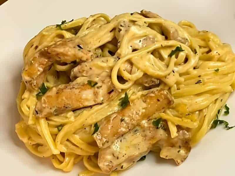 Italia Gardens Chicken Alfredo